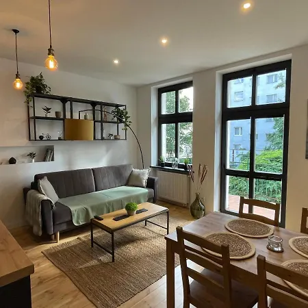 Home3city Devon דירה